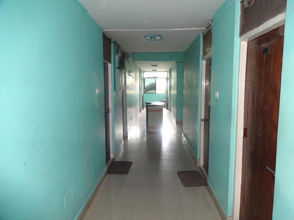 גאיה Ajatsatru Hotel מראה חיצוני תמונה